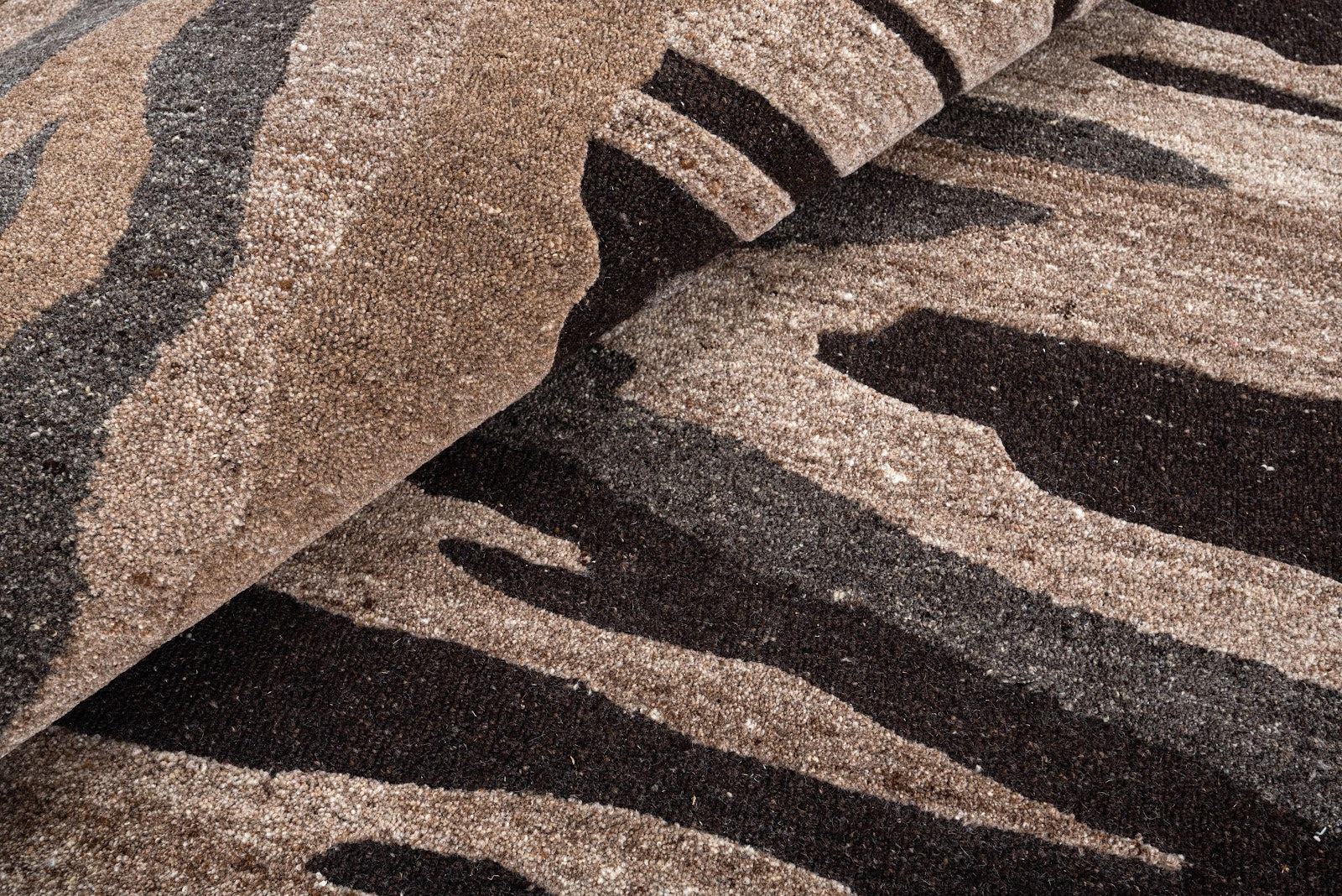 Brown, Charcoal & Beige Abstract Drip Pattern Natural Wool Rug — Round 4