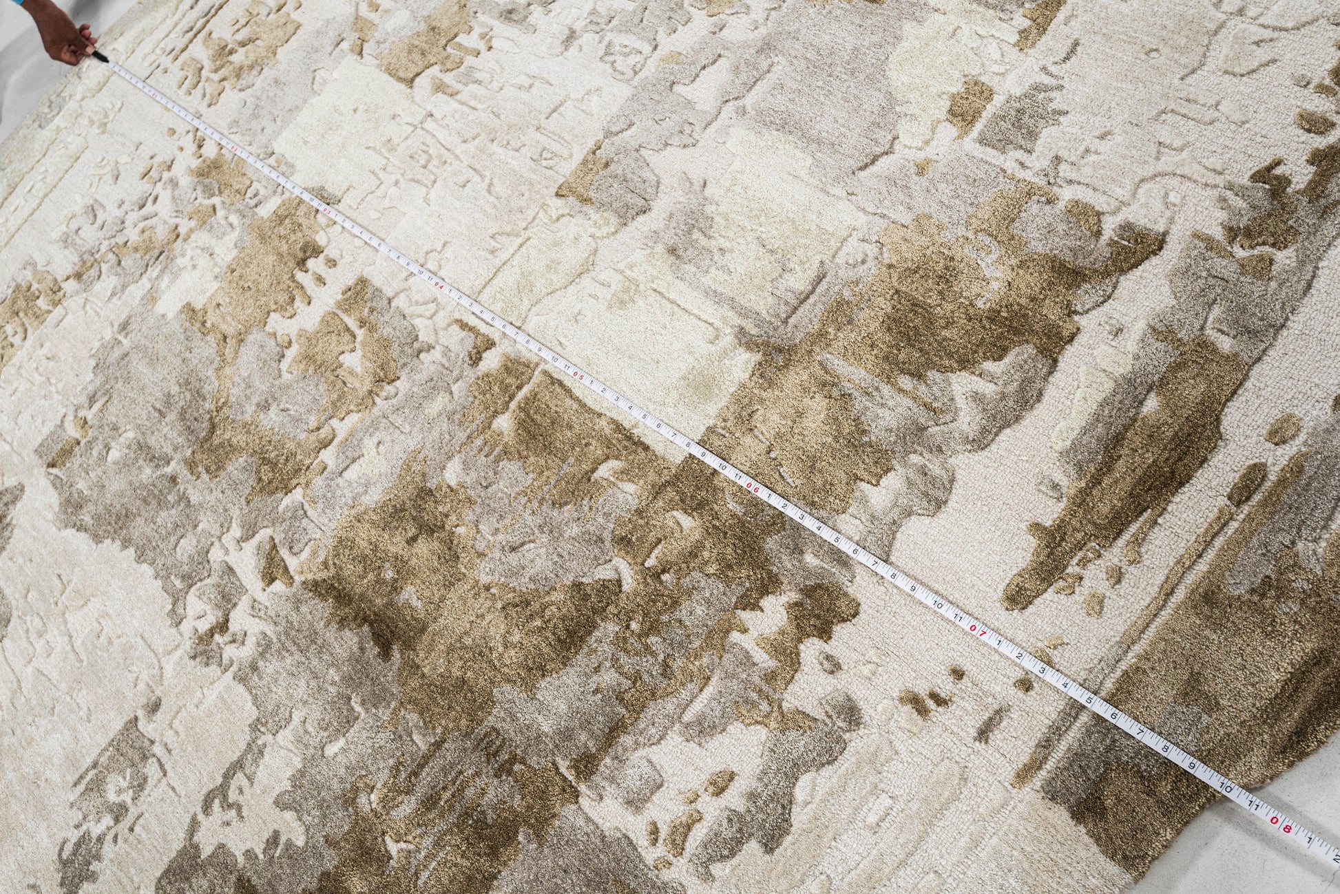 Ivory Silver handmade wool and silk rug