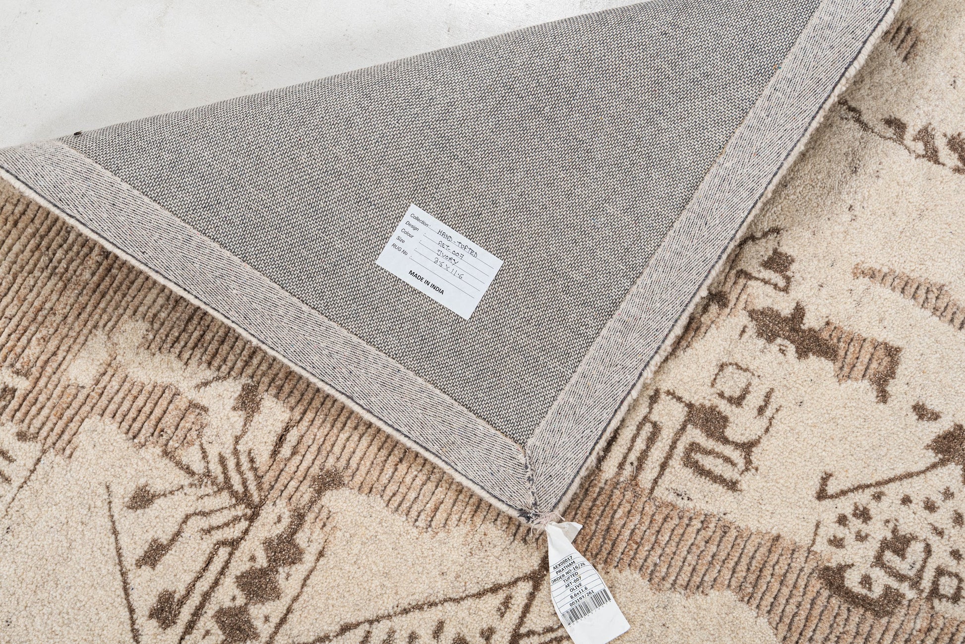 Ivory distressed traditional handmade wool and silk rug