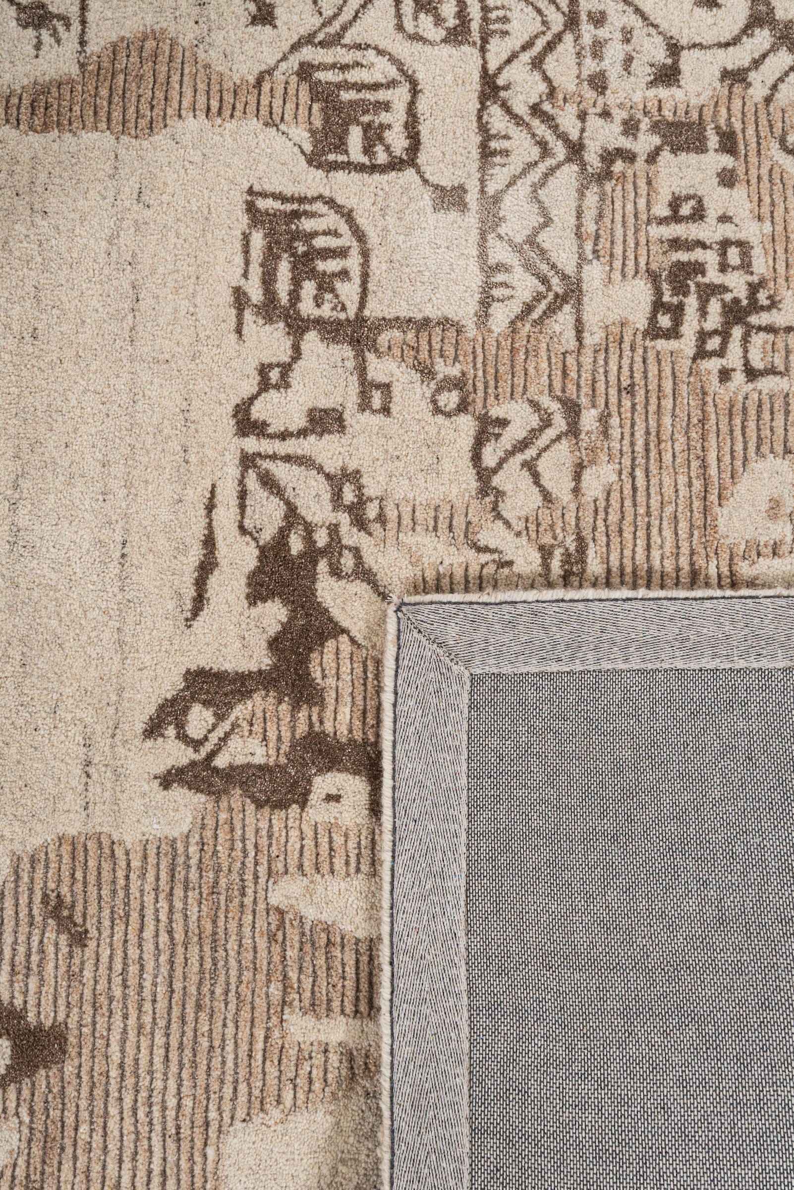 Ivory distressed traditional handmade wool and silk rug