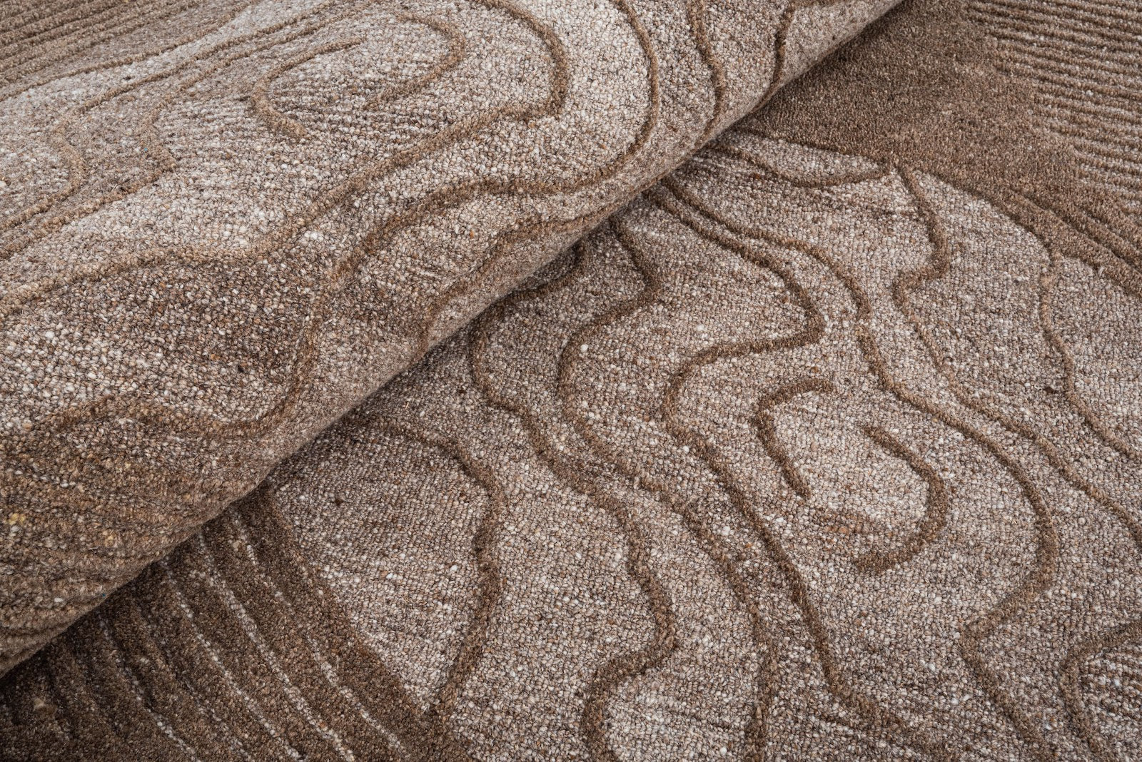Brown, Beige & Black Abstract Leaf Pattern Wool Rug — Round 5