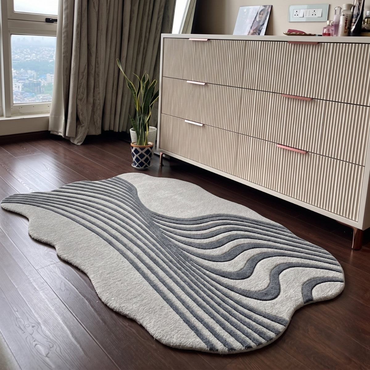 Ivory, Beige & Brown Geometric Border Wool Rug — Shaped 2