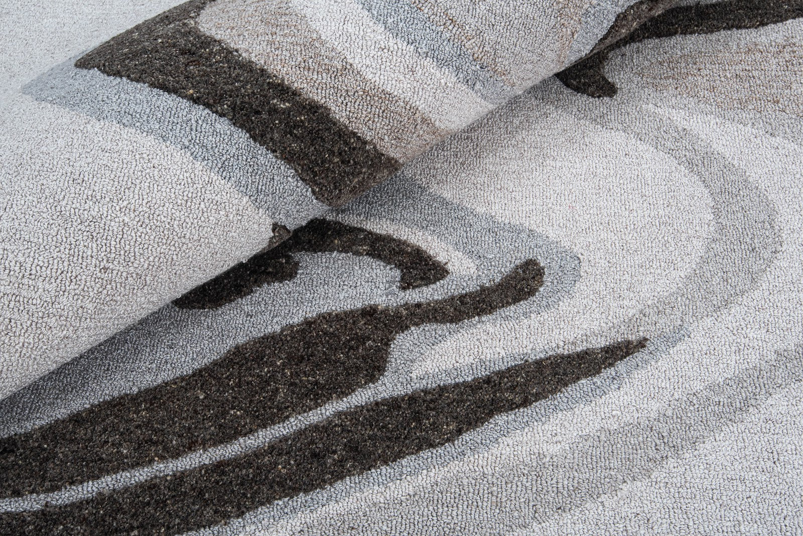 Ivory & Beige Abstract Wave Wool & Silk Rug — Shaped 5